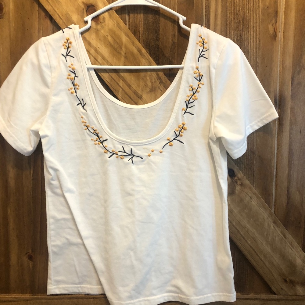 Slightly cropped shirt